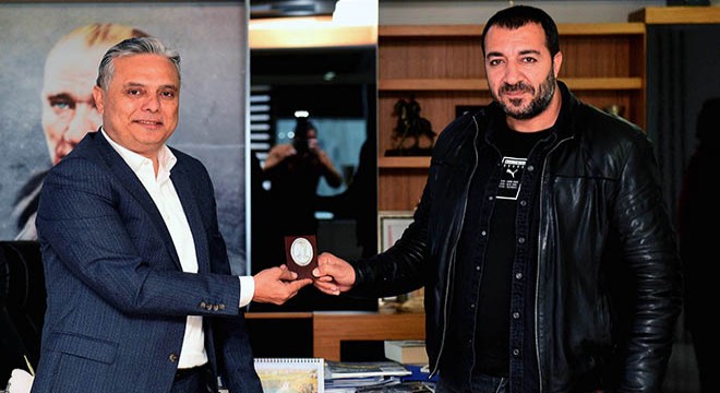 Antalyaspor'un 55'inci doğum gününde Muratpaşa'dan taraftara hediye