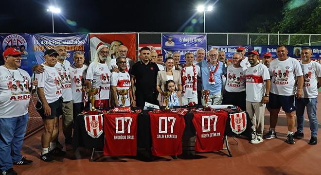 Antalyaspor’un efsaneleri ayak tenisinde buluştu