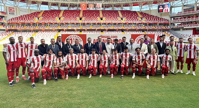 Antalyaspor, 2025-2026 sezonu oyuncularını tanıttı