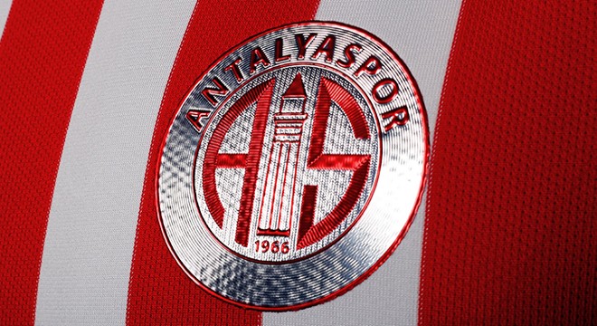 Antalyaspor İtalyan orta saha ile yollarını ayırdı