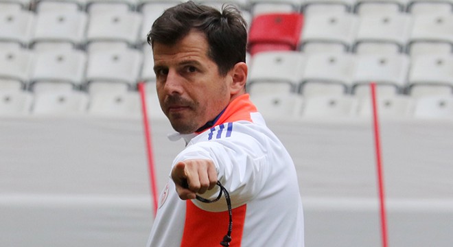 Antalyaspor da Emre Belözoğlu istifa etti