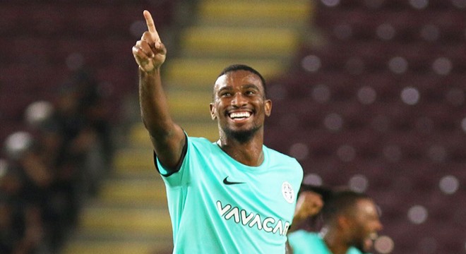 Antalyaspor da Haji Wright atıyor, puanlar geliyor