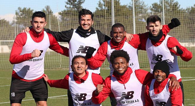 Antalyaspor da ara transferde 5 geldi, 6 gitti