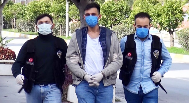 Araçta 2 çocuğu varken uyuşturucu kullandı, polis baygın halde buldu