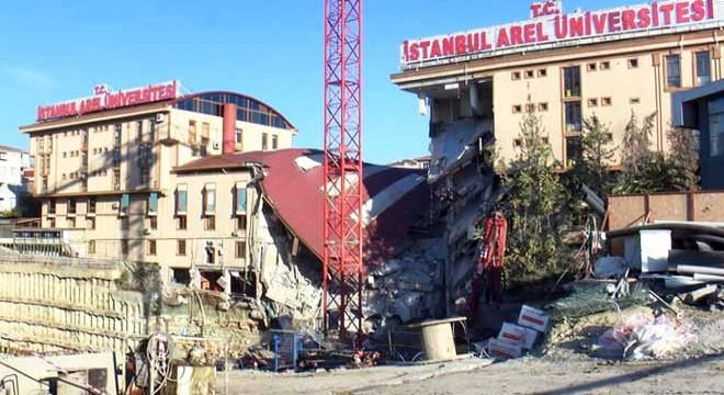 Arel Üniversitesi'nden çöken bina ile ilgi açıklama