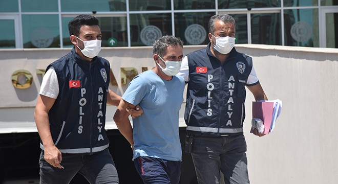 Cinayet davasında dinlenen tanık: Üzeyir, Ömer in elindeki bıçağı tutuyordu