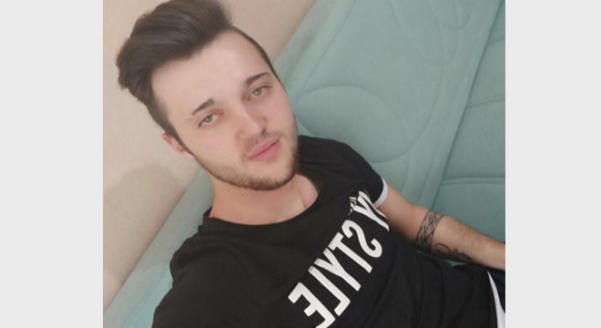 Arkadaşını, sevgilisinden ayrılmasını istediği için öldürmüş
