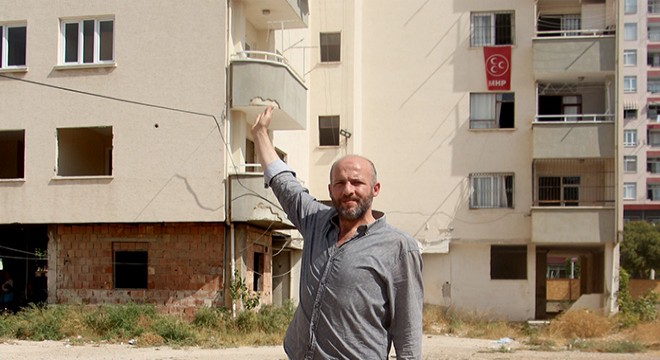 Arsa sahibi ve müteahhit anlaşmazlığı apartman yıktırıyor