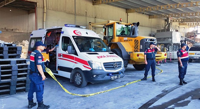 Asansör altında kalan teknisyen öldü