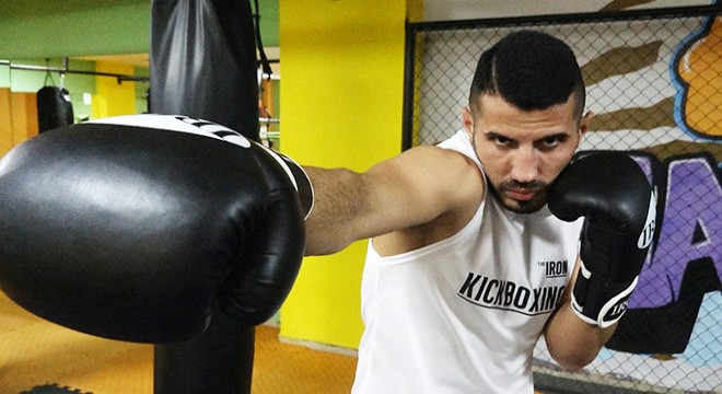 Aşçılıktan dünya kick boks şampiyonluğuna