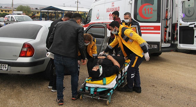 Asker uğurlamasında TIR ile otomobil çarpıştı: 1 yaralı