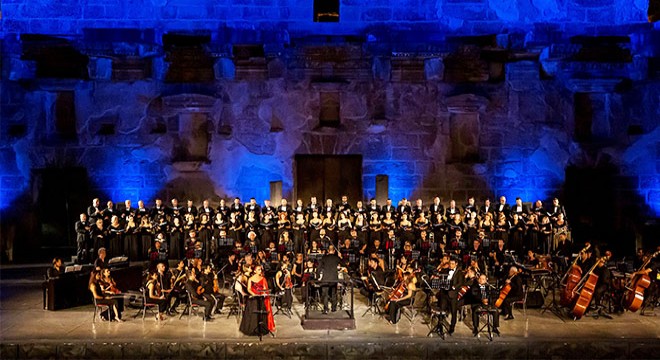 Aspendos'ta 'Carmina Burana' büyüsü