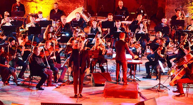 Aspendos'ta Safina konser verdi