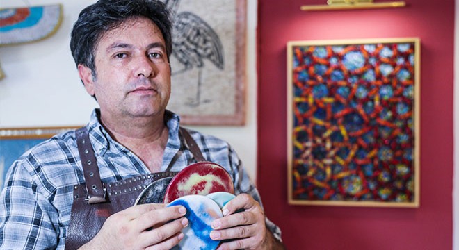 Atölyede 'sırrı gizli' mozaik camı üretiyor