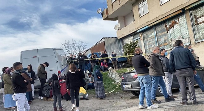 Avcılar'da dehşet; Eşi ve eniştesini öldürüp kaçtı