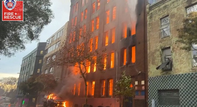 Avustralya’daki 7 katlı binada yangın