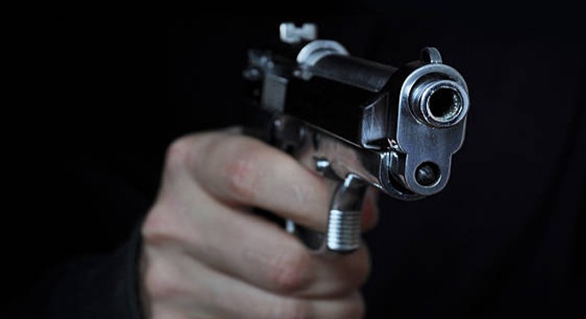 Ayrıldığı kadını tabancayla vurarak ağır yaraladı