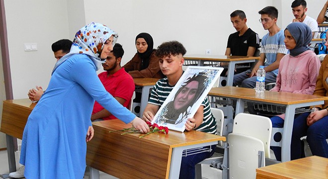 Ayşe'nin gidemediği üniversitedeki sırası boş kaldı