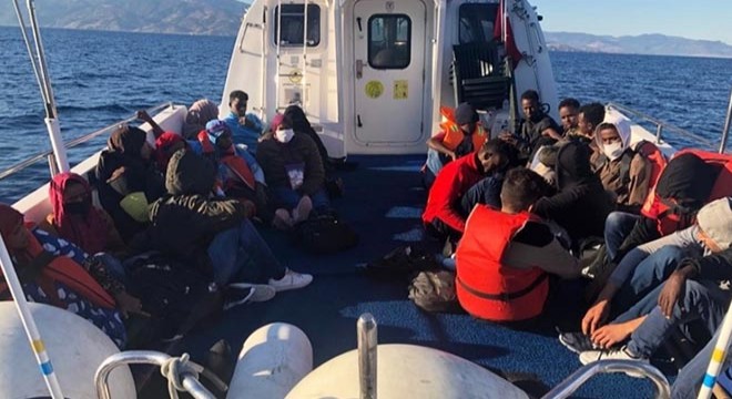 Ayvacık açıklarında 52 kaçak göçmen kurtarıldı