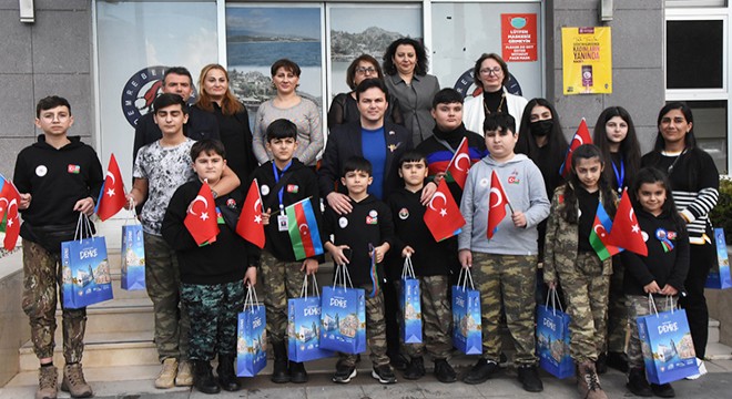 Azerbaycanlı öğrenciler Demre'de