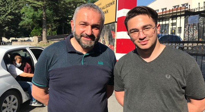 Baba ile oğlu aynı okulda YKS'ye girdi