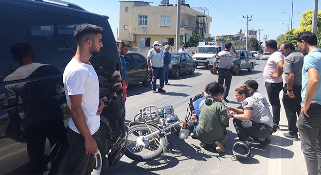 Baba-kız motosiklet kazasında yaralandı