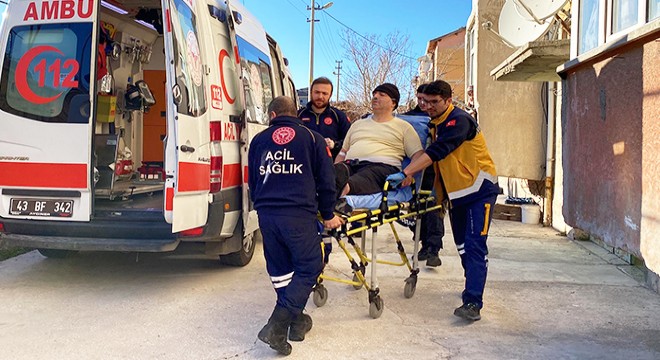 Baba- oğul, sobadan sızan gazla hastanelik oldu