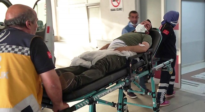 Baba ve 2 oğlu, silahlı saldırıda yaralandı