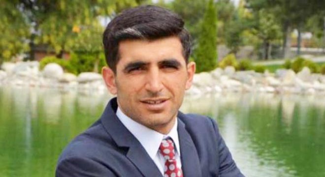 Babasını başka kadınla yaşadığı için öldürmüş