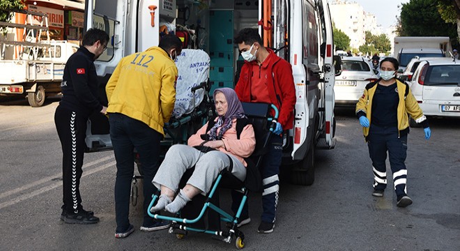Bacağı kırılınca evinde mahsur kalan kadına kurtarma operasyonu