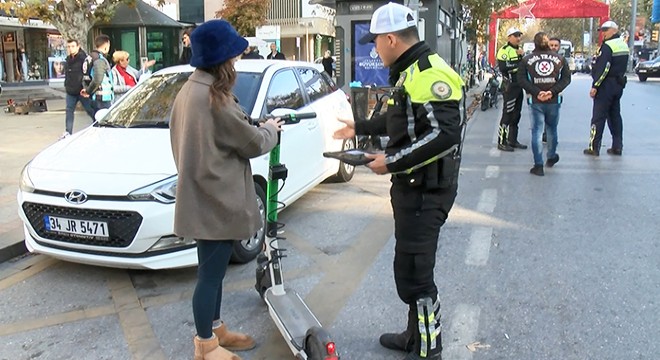 Bağdat Caddesi nde skuter denetimi