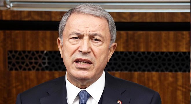 Bakan Akar: Terörle arasına mesafe koyamayanlara karşıyız