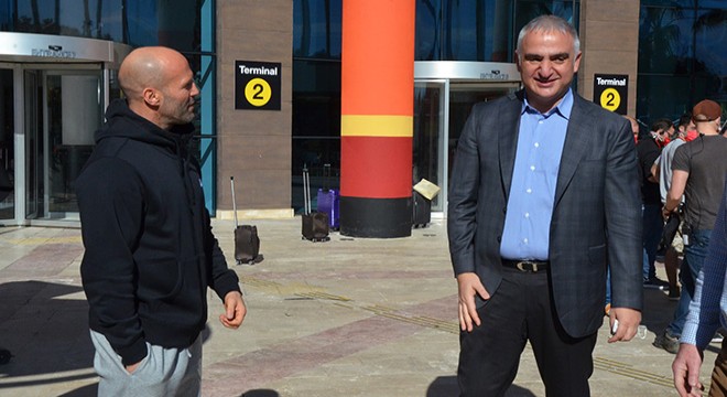 Bakan Ersoy'dan 'Five Eyes' film setine sürpriz ziyaret