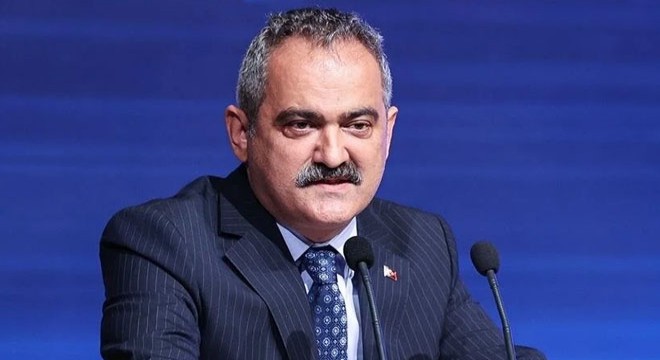 Bakan Özer: 100 bin öğrenciye burs vereceğiz