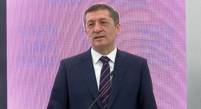 Bakan Selçuk, kaleme aldığı el kitabını tanıttı