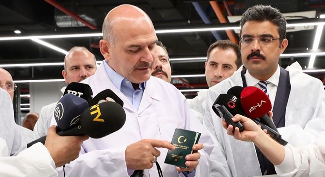 Bakan Soylu, yerli ve milli pasaportu tanıttı