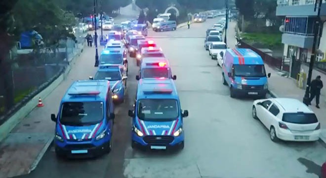 Bakan Yerlikaya: 'Kafes' operasyonlarında 2 çete çökertildi