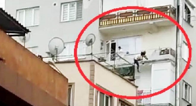 Balkondan düşen Semanur, kurtarılamadı