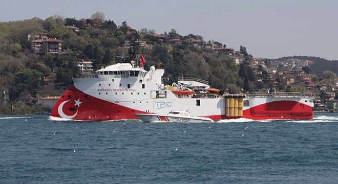 Barbaros Hayrettin Paşa İstanbul Boğazı'ndan geçti