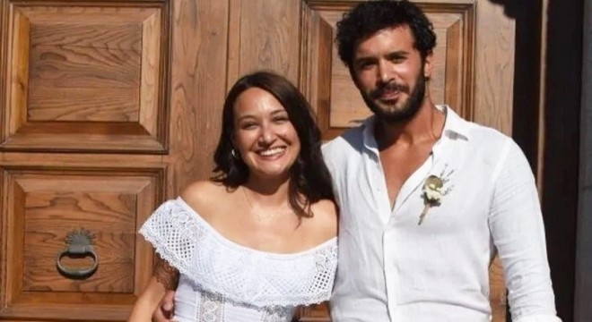 Barış Arduç eşi Gupse Özay’ı yere göğe sığdıramadı