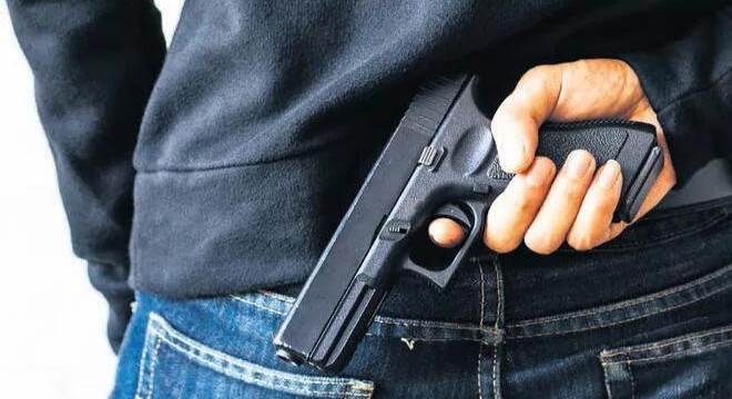 Barlar sokağında silahlı kavga: 2 yaralı