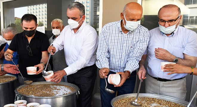 Başkan Esen'den aşure ikramı