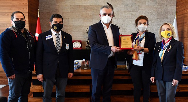 Başkan Semih Esen'e, 'Meslek Başarı Ödülü'