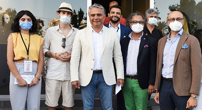 Başkan Uysal, 'Maskeler' sergisini açtı