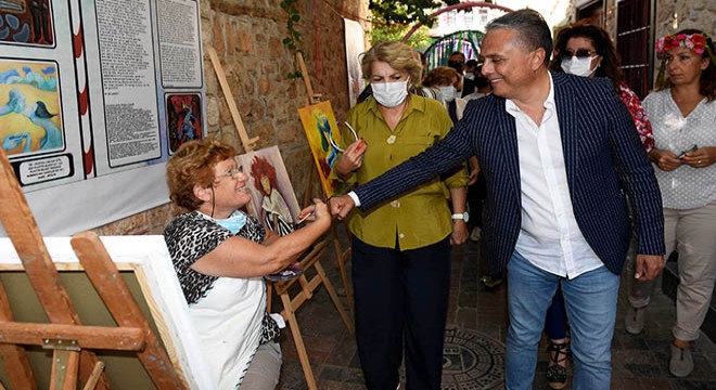 Başkan Uysal'dan Kaleiçi turu