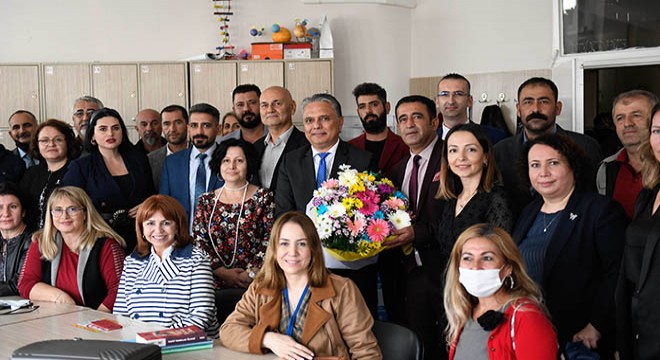 Başkan Uysal, öğretmenler odasına konuk oldu