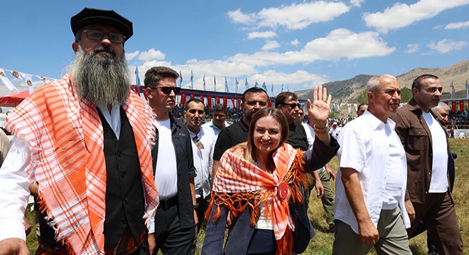Başkan Vekili Özdemir Alanya Gökbel güreşlerine katıldı