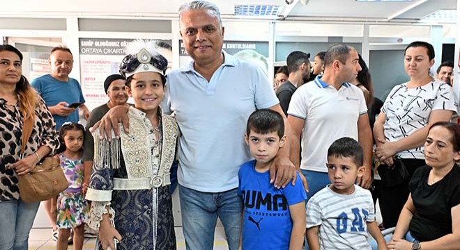 Başkan Uysal’dan sünnet çocuklarına ziyaret