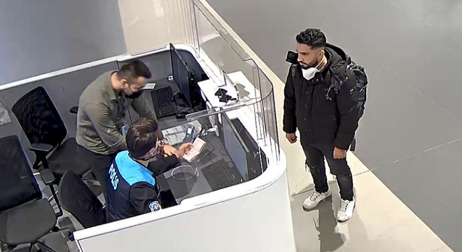 Başkasına ait pasaportla havalimanına geldi, polise yakalandı