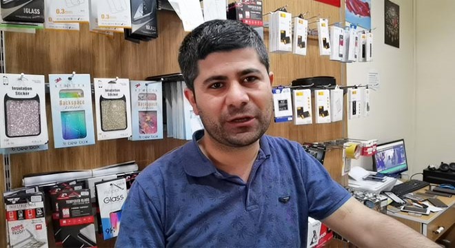 Bataryası şişen telefon patladı, o anlar kamerada